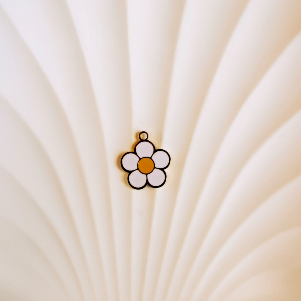 Grigri fleur blanche rétro